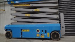 Elektrische Teleskopscheren Hebebühnen