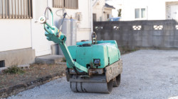 Handgeführte Tandemwalze