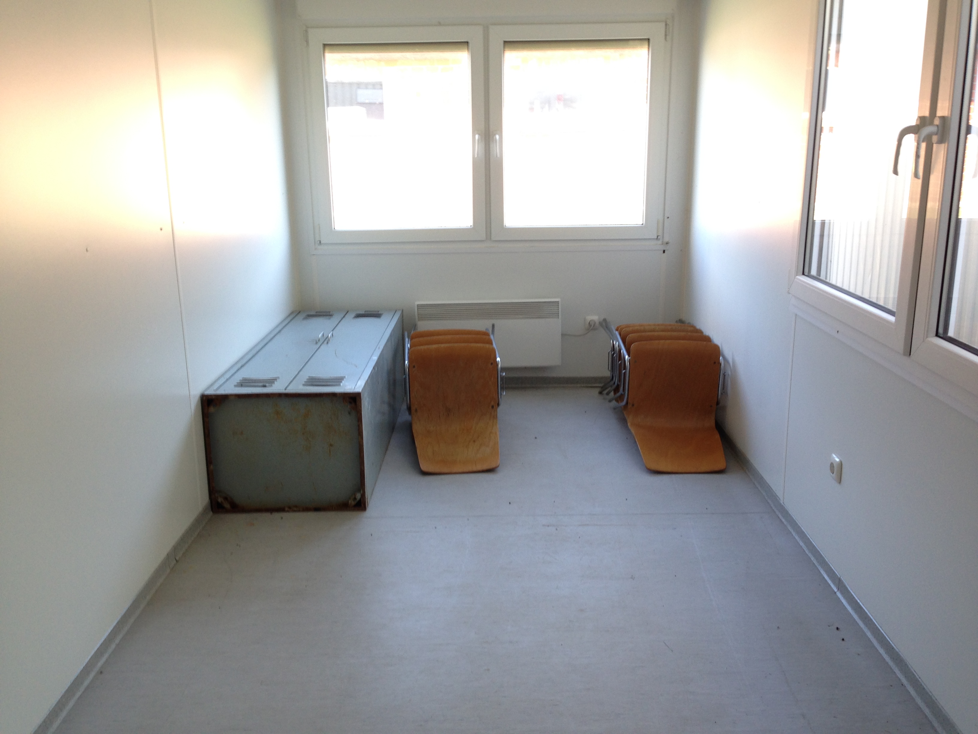 Büro-Container 6 m  Stirn + Längs-Fenster        MIET-TERMIN in 12 MONATEN mieten