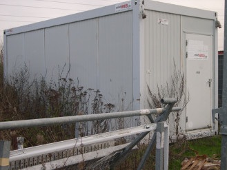 Baustellen-Container 6 m  Stirnfenster Gießen