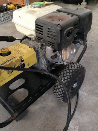 Hochdruckreiniger 150 bar Benzinmotor Kärcher HD 901B
