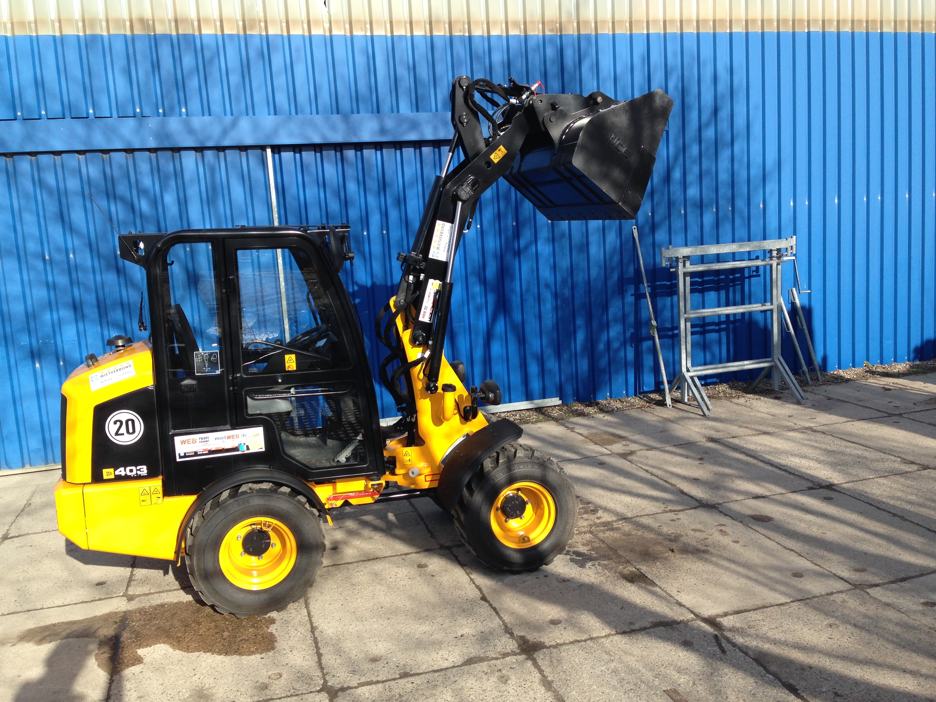 Miniradlader 0,43 cbm JCB 403 mieten