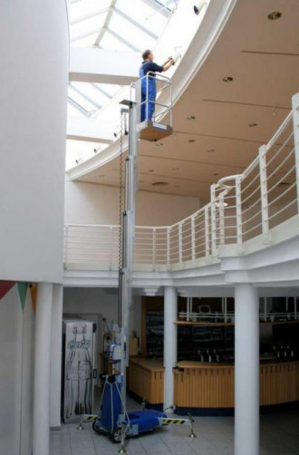 Sporthallenlift, Hörsaallift, Kinolift Personenlift Vermietung - Service – Verkauf