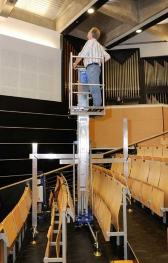 Sporthallenlift, Hörsaallift, Kinolift Personenlift Vermietung - Service – Verkauf 