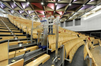 Sporthallenlift, Hörsaallift, Kinolift Personenlift Vermietung - Service – Verkauf