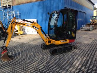Bagger 2 to JCB18  teleskopierbar Grabtiefe_2,8 m