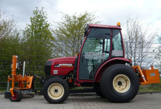 Kommunalschlepper Shibaura ST330 HST 