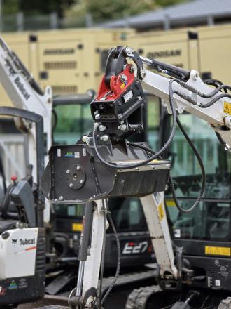 Selbstnivellierender Schlegelmäher BOCAT SL FM 60