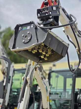 Selbstnivellierender Schlegelmäher BOCAT SL FM 60