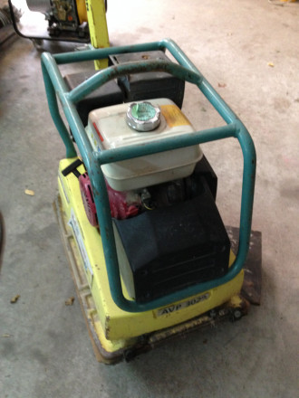 Zagęszczarka 400 kg Ammann AVP 3520 