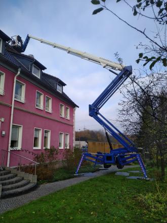 Arbeitsbühne auf Gummikette SA31: 31 m Arbeitshöhe | 17,30 m Reichweite | Elektro/Diesel