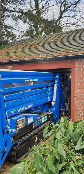 Arbeitsbühne auf Gummikette SA31: 31 m Arbeitshöhe | 17,30 m Reichweite | Elektro/Diesel
