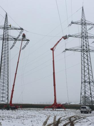 Teleskoparbeitsbühne auf Gummikette TR300: 30 m Arbeitshöhe | 19 m Reichweite | Elektro/Diesel
