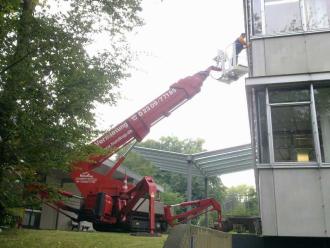 Teleskoparbeitsbühne auf Gummikette TR300: 30 m Arbeitshöhe | 19 m Reichweite | Elektro/Diesel