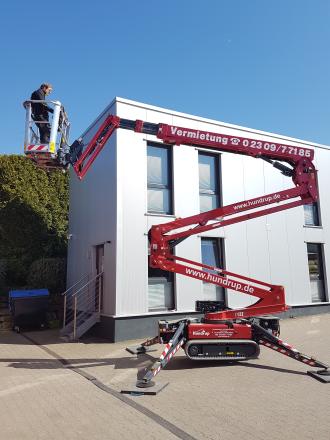 Platforma robocza na gumowym podwoziu gąsienicowym Lightlift 20.10, wysokość robocza 20,15 m