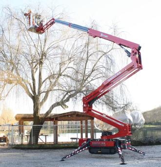 Platforma robocza na gumowym podwoziu gąsienicowym Lightlift 20.10, wysokość robocza 20,15 m
