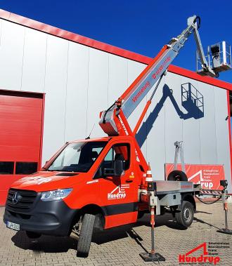 Platforma robocza montowana na ciężarówce TB 220, 3,5 t, wysokość robocza 22 m