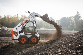 Ładowarka o sterowaniu burtowym Bobcat S450