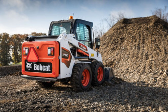 Ładowarka o sterowaniu burtowym Bobcat S450