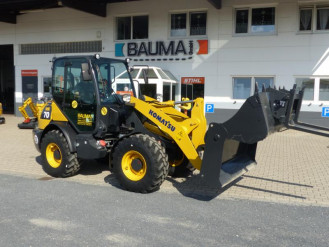 Komatsu Radlader WA70 mit 900L Schaufel günstig mieten, auch in Langzeitmiete 