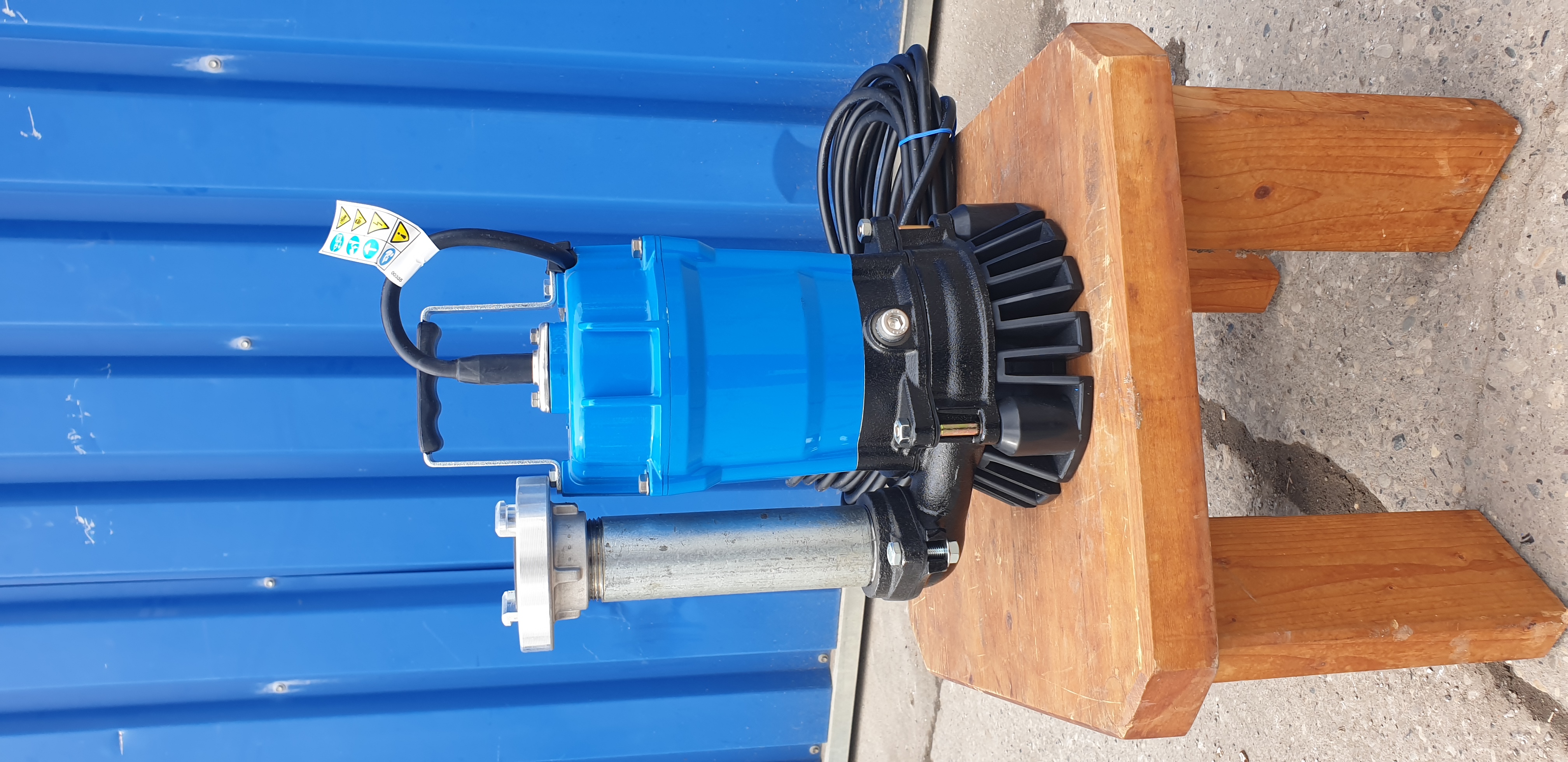 Bau C-Wasserpumpe 310 Liter Senkrecht HS275 von Tsurumi mieten