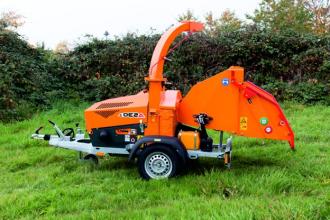 Holzhacker / Häcksler A 530L – bis 150 mm / 15 cm – 40 PS Benzin – 750 kg