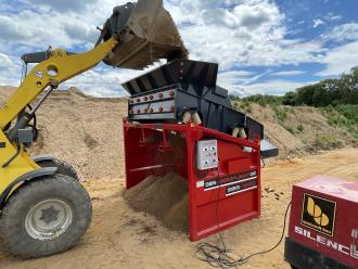 SBS 1520 F3 zur Miete – Aushub effizient sieben