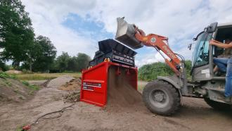 SBS 1520 F2 zur Miete – Perfekt für Mutterboden, Erde & Aushub