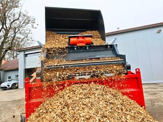 SBS 1520 F2 zur Miete – Hackschnitzel effizient sieben