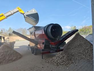 Trommelsiebanlage  easySCREEN 7000 F3 für Mutterboden