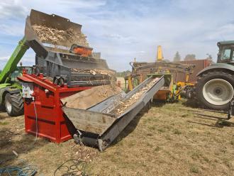 SBS 1520 F2 zur Miete – Siebanlage für Erde, Schutt, Holz & Recycling