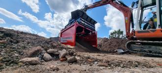 SBS 1520 F2 zur Miete – Siebanlage für Erde, Schutt, Holz & Recycling