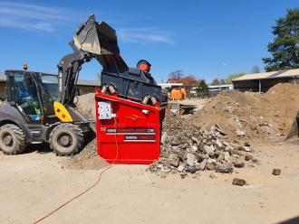 SBS 1520 F2 zur Miete – Siebanlage für Erde, Schutt, Holz & Recycling