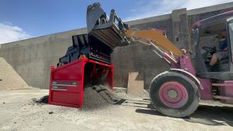 SBS 1520 F2 zur Miete – Siebanlage für Erde, Schutt, Holz & Recycling