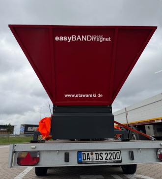 easyBAND 5000-650 – Starkes Förderband mit Magnetabscheider | NEU
