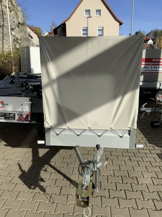 PKW Anhänger mit Plane 750 kg
