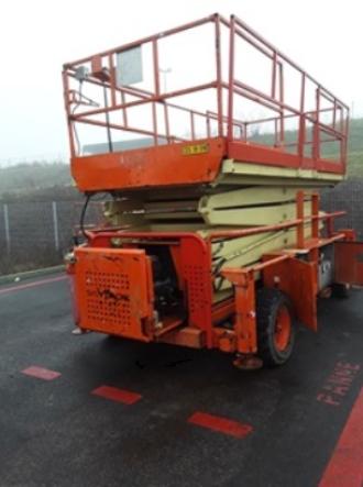 Scherenarbeitsbühnen Skyjack 9250RT 