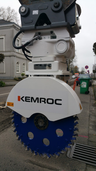 Frezarka uniwersalna KEMROC ES 60 HD
