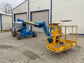 Teleskopbühne Genie S-45