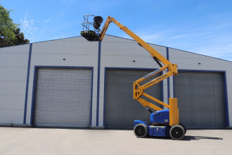 Gelenkbühne Hybrid HR 15 N 2x4