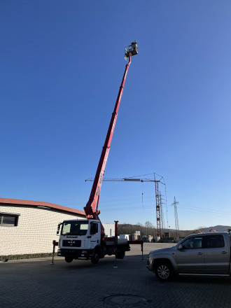 LKW Arbeitsbühne - 30 Meter Arbeitshöhe 