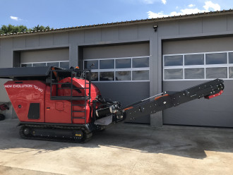 Raupenmobiler Backenbrecher