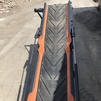 Raupenmobiler Backenbrecher