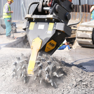 MB Crusher MB-R900