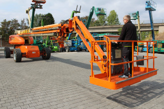 Teleskopbühne JLG 1350 SJP