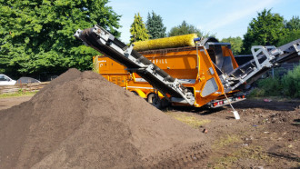 Siebmaschine Portafill 4000 W mit Radlader Fiat Hitachi W 110 und 1 Maschinist Elmshorn
