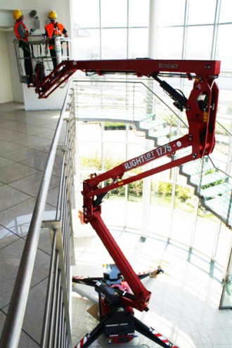 Arbeitsbühne auf Gummikette Lightlift 17.75:  17 m Arbeitshöhe | 7,50 m Reichweite | Elektro/Benzin