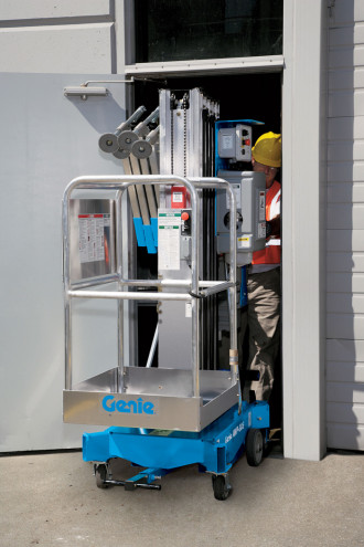 Personenlift AWP-30S: 11 m Arbeitshöhe | 160 kg Tragkraft | Elektro