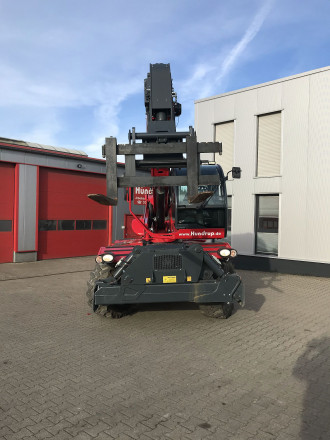 drehbarer Teleskoplader/Teleskopstapler HTLR 5021: 20,80 m Hubhöhe | 5 t Hubkraft