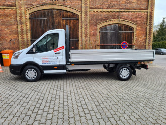 Transporter z otwartą platformą Ford Transit 350 extra long simple hire stawka godzinowa stawka dzienna stawka tygodniowa stawka miesięczna 